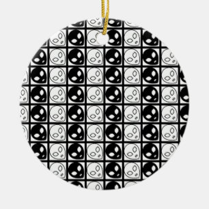 Alien Black and white design Julgransprydnad Keramik