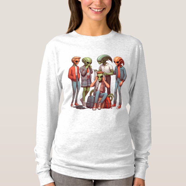 Alien Campout: Cosmic Adventure Awaits T Shirt (Framsida)