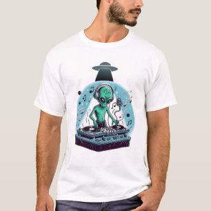 ’Alien DJ Extraterrestrial Music Mixer’ T Shirt