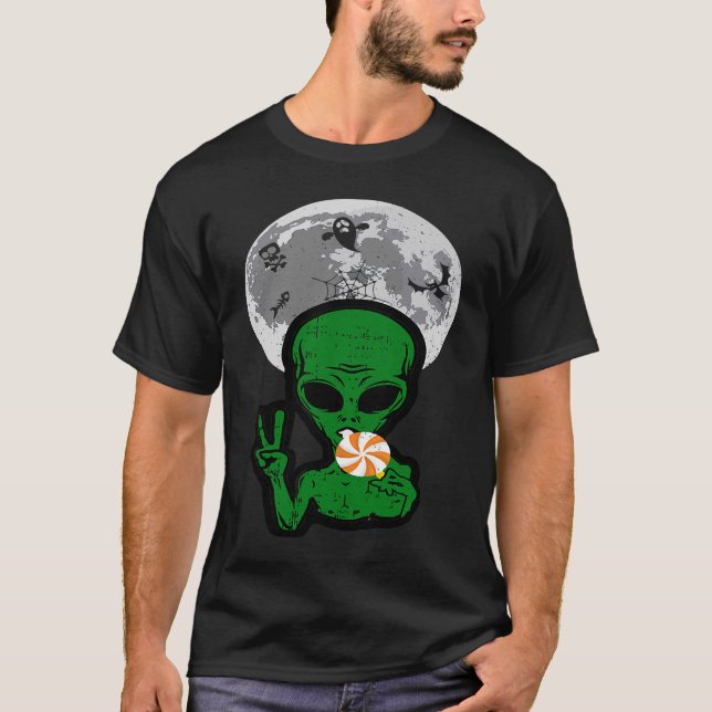 Alien Eating Candy Costume Halloween fest Gift T Shirt (Framsida)