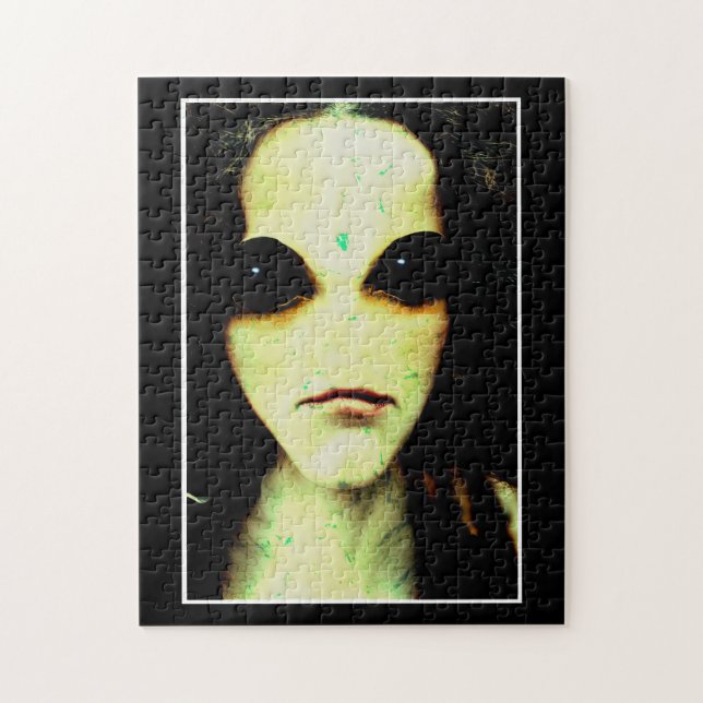 Alien Girl Puzzle Pussel (Vertikal)