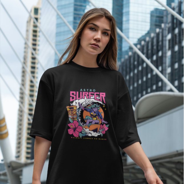 Alien Girl Surfing T Shirt (Skapare uppladdad)