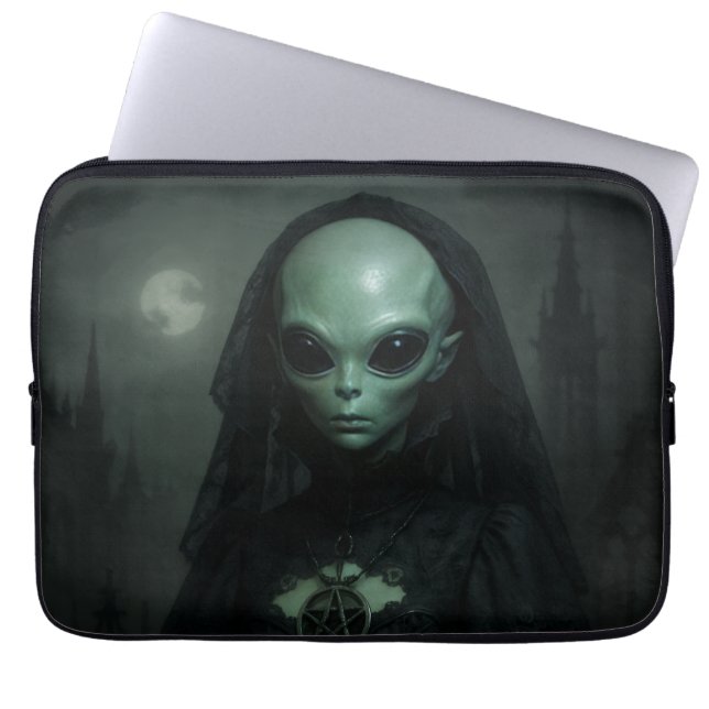 Alien Gothic Priestess Måne Laptop Fodral (Framsidan)