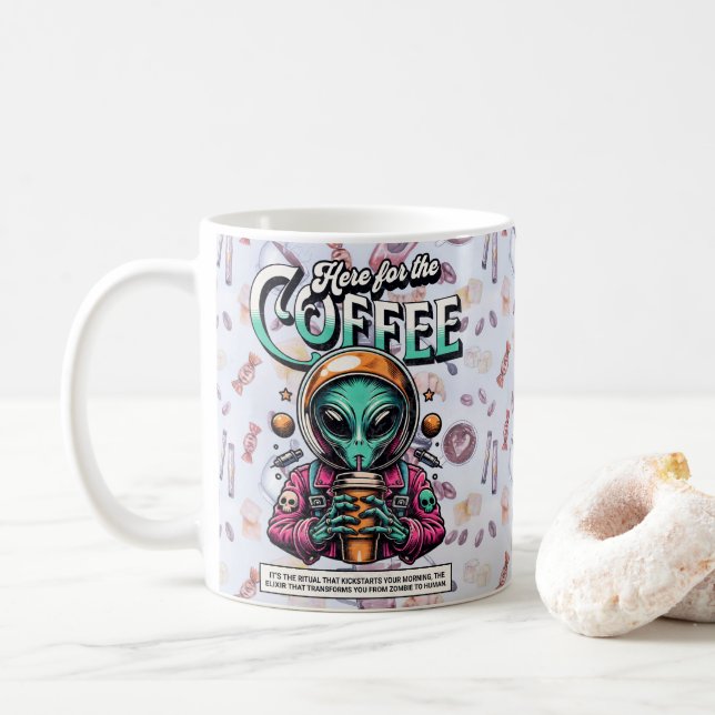 Alien här för kaffet kaffemugg (Med munk)