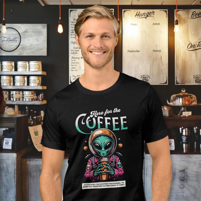 Alien här för kaffet t shirt (Skapare uppladdad)