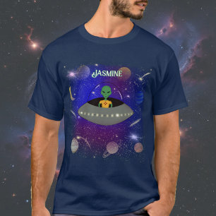 Alien i ett rymdskepp som bär en t-shirt i New mex