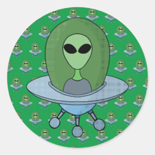 Alien i sitt lilla rymdskepp runt klistermärke