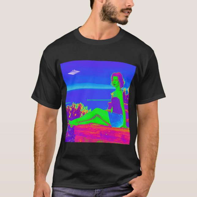 Alien Invasion Pop Art T Shirt (Framsida)