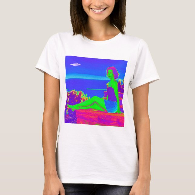 Alien Invasion Pop Art T-Shirt (Framsida)
