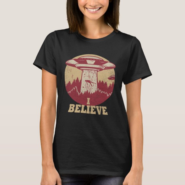 Alien Invasion Ufo Alien T Shirt (Framsida)