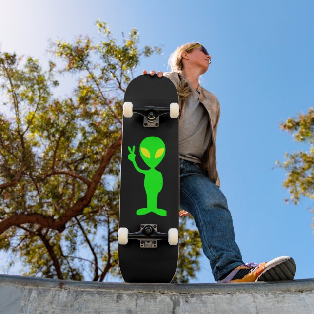 ALIEN LITTLE GRÖNT MAN SKATEBOARD (Utomhus 1)