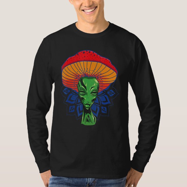 Alien Mushroom Head for Hat with Mandala T Shirt (Framsida)