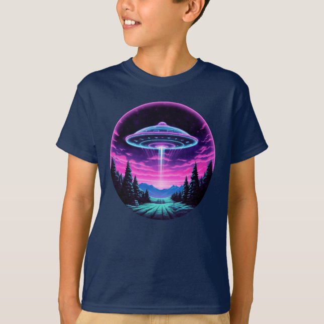 Alien Spaceship Retro Futuristiska T Shirt (Framsida)