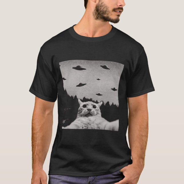 Alien UFO Funny Cat T Shirt (Framsida)