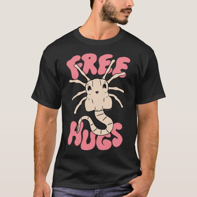 Alien Xenomorph Free Hugs T Shirt (Framsida)