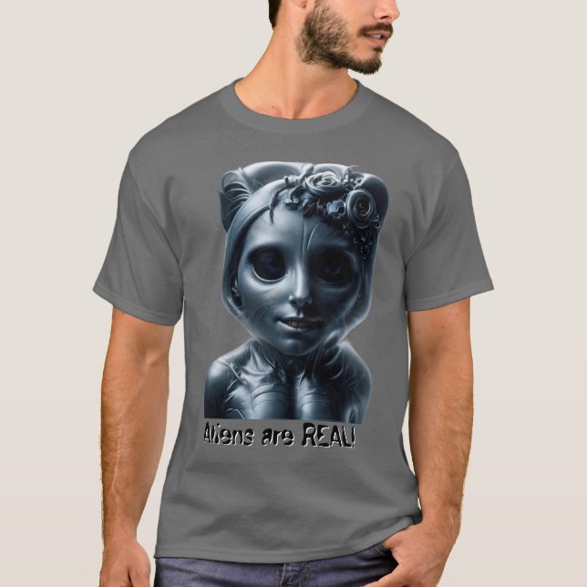 Aliens are REAL! T Shirt (Framsida)