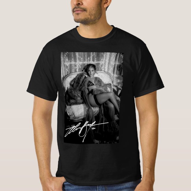 Alina Baraz Classic T Shirt (Framsida)