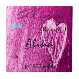 Alina Namn Irish Meaning with Ljus rosa Heart Kakelplatta