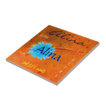 Alina Namn och Irish Meaning with Blue Flower