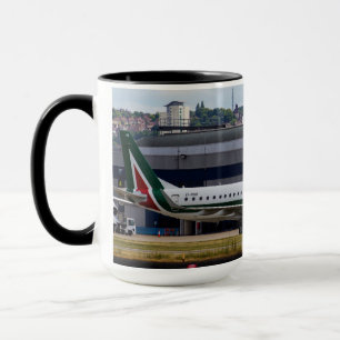 Alitalia Embraer ERJ-190 London stadsflygplats Mugg