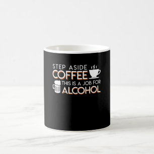 Alkoholälskare kliver åt sidan kaffe som detta kaffemugg