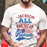 All american make 4:e July patriotisk familj T Shirt<br><div class="desc">Fira juli den fjärde med denna patriotiska t-shirt med texten "All American make" i rött och ljusblått retro-stil typsnitt över det ikoniska USA stars och stripes flagga. Enkelt anpassade med ditt namn, är den här t-tröjan perfekt för den 4 juli party eller familjeåterförening, eller till och med för att visa...</div>
