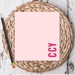 All Cap Sideways Monogram Rosa Personlig Anteckningsblock<br><div class="desc">Det här anteckningsblocket i roligten innehåller initialer eller namn på kanten av kanten. Lägg till din anpassning med hjälp av mallformuläret. Om du vill ändra teckensnitt,  stil,  färg eller layout markerar du alternativet för att "anpassa ytterligare".</div>