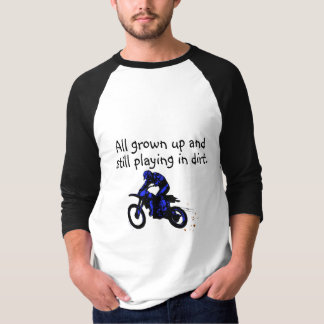 All fullvuxet övre och stilla leka i t shirt