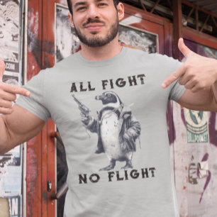 All kamp ingen flykt Pingvin med pistol T Shirt