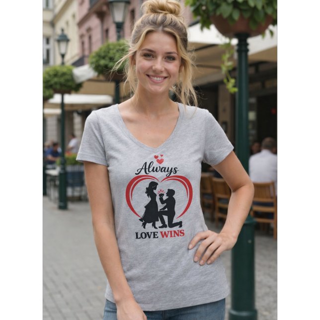 All kärlek vinner Kvinnor V-ringad T-shirt (Skapare uppladdad)