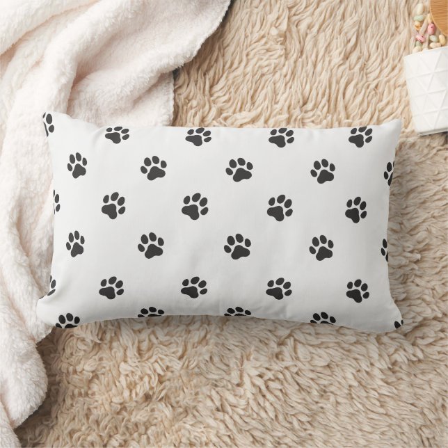 All Over Animal Paw Print Black and White Lumbarkudde (Filt)