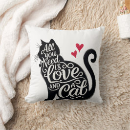 All You need is Love and a Cat Throw Pillow Kudde