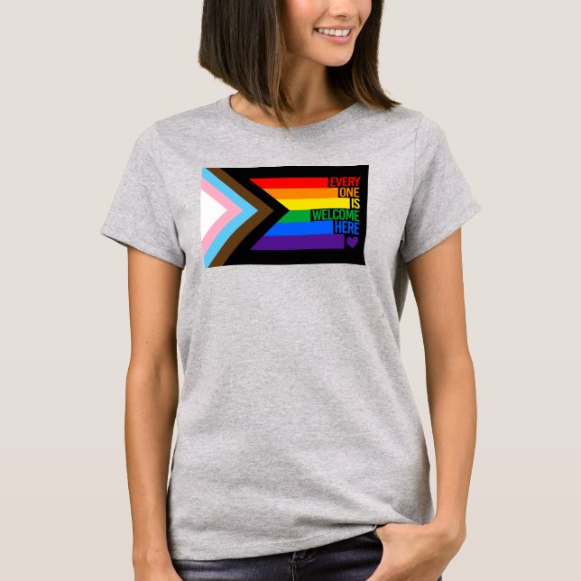 Alla är välkommen hit (Progress Pride)-Flagga T Shirt (Framsida)