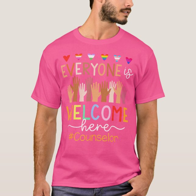 Alla är välkomna här rådgivare t shirt (Framsida)