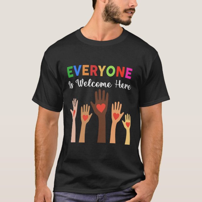 Alla är välkomna hit lärare 1 t shirt (Framsida)