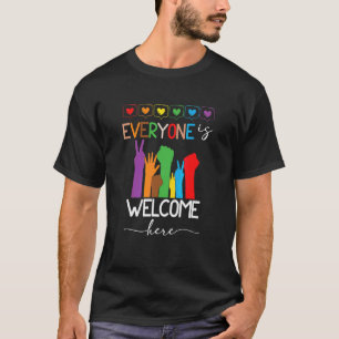 Alla är välkomna hit och höjer er Hand LBT Com T Shirt