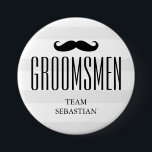 Alla brudgum mustasch för Groomsman för manar | Knapp<br><div class="desc">Ett roligt knäppas för alla brudgum groomsman för eller under bröllop.</div>