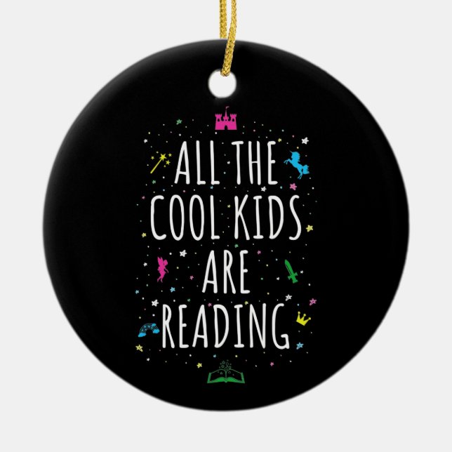 Alla Coolor som barn läser i Julgransprydnad Keramik (Framsidan)