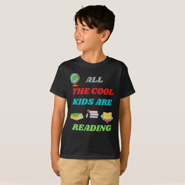 Alla Coolor som barn läser T Shirt (Hel framsida)