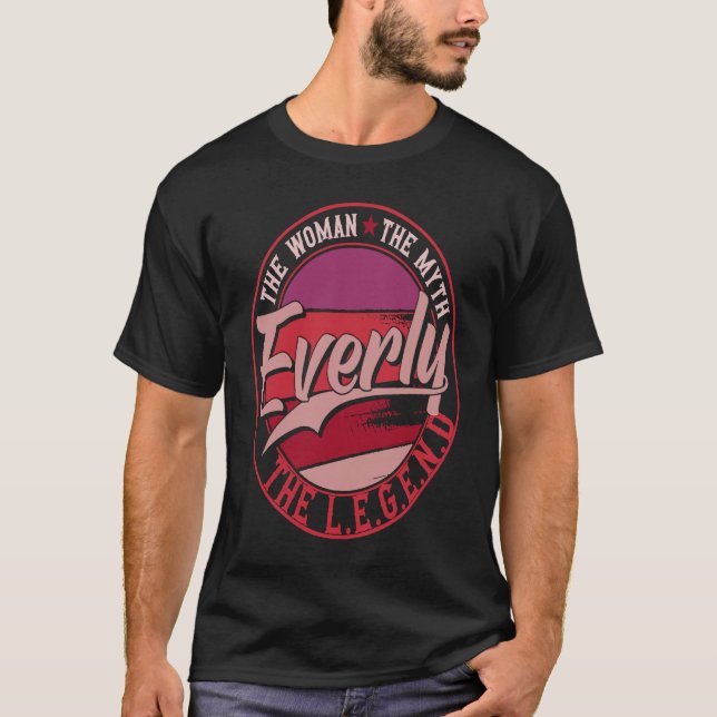 Alla Dam i Myth the Legend T Shirt (Framsida)