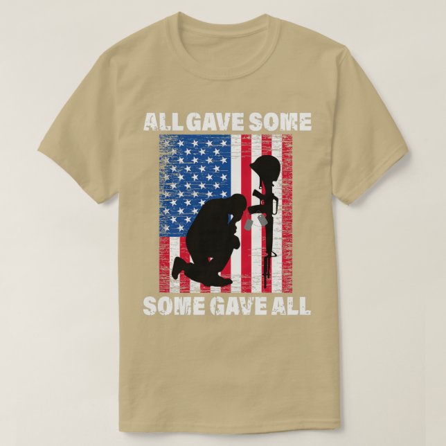 Alla gav lite av en del av alla veteranerna i juli t shirt (Design framsida)