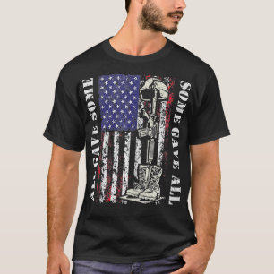 Alla gav lite av nån som lämnade patriotisk frå t shirt