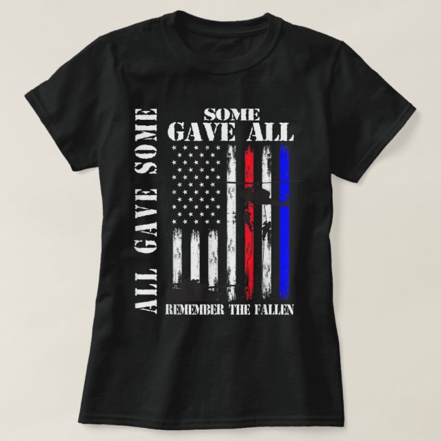 Alla gav lite Flagga Veteran Memorial. T Shirt (Design framsida)
