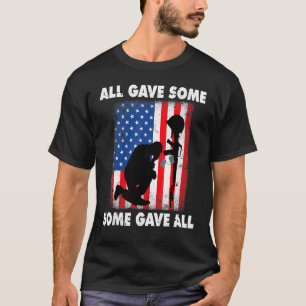 Alla gav lite veteran och minnesmärken. t shirt