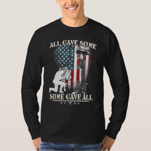 Alla gav lite veteran och minnesmärken. t shirt