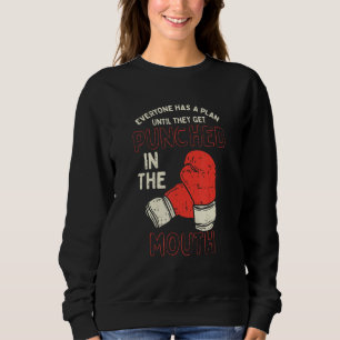 Alla har en plan tills de blir Slagit i T Shirt
