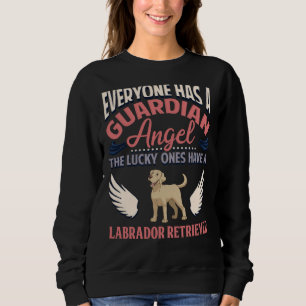 Alla har en skyddsängel som de lucky har. t shirt