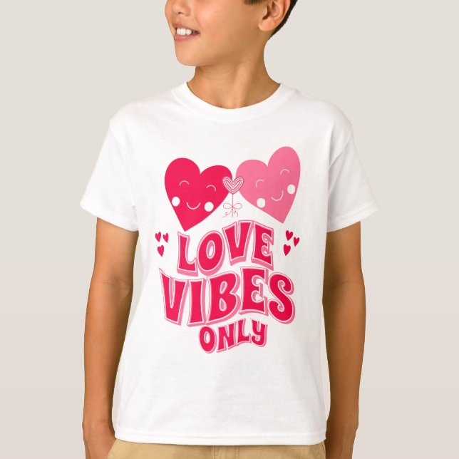 Alla hjärtans dag kärleksvibbar endast t shirt (Framsida)