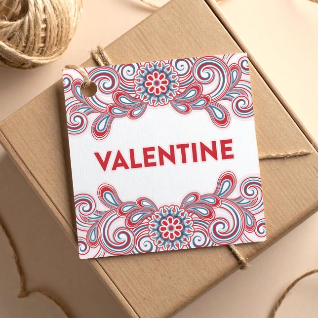 Alla hjärtans dag med rosa blommor och snurrar gåvor etiketter (Skapare uppladdad)