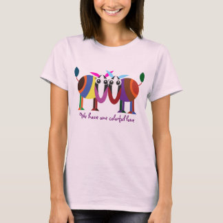 Alla hjärtans t-shirts: Vi har en färgstark kärlek T Shirt